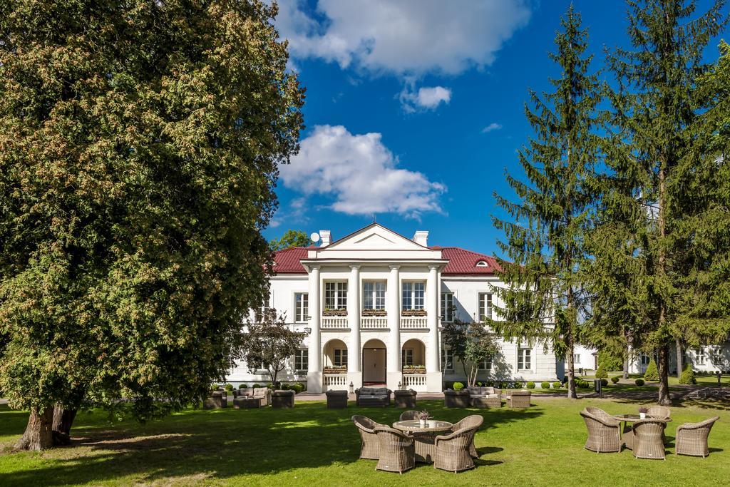 Palac Zegrzynski Zegrze Bagian luar foto