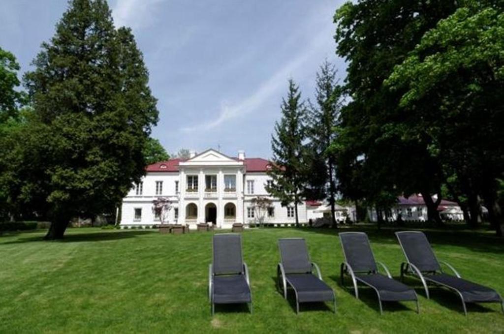 Palac Zegrzynski Zegrze Bagian luar foto